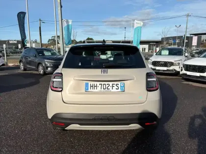 Photo 64 Fiat 600 e 156 ch 54 kWh