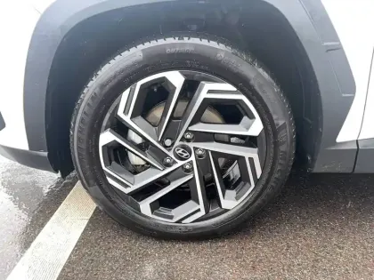 Photo 10 Hyundai Tucson  1.6 T-GDI 215 Hybrid BVA6