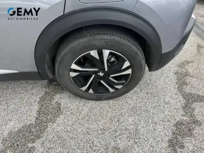 Photo 30 Peugeot 2008  PureTech 130 S&S BVM6