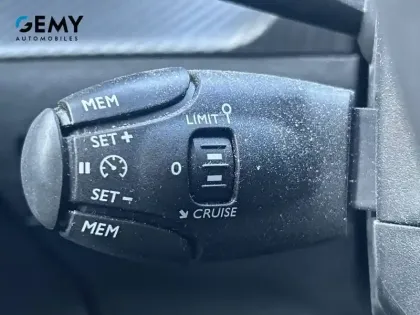 Photo 11 Peugeot 208  PureTech 75 S&S BVM5