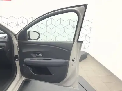 Photo 32 Dacia Jogger  Hybrid 155 7 pl