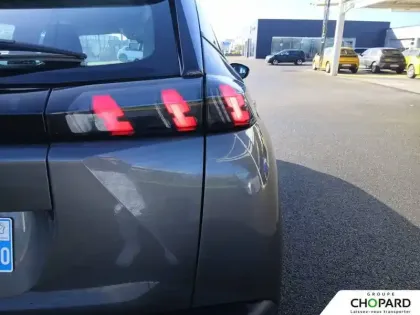 Photo 22 Peugeot 2008  PureTech 130 S&S BVM6