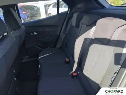 Photo 17 Peugeot 2008  PureTech 130 S&S BVM6