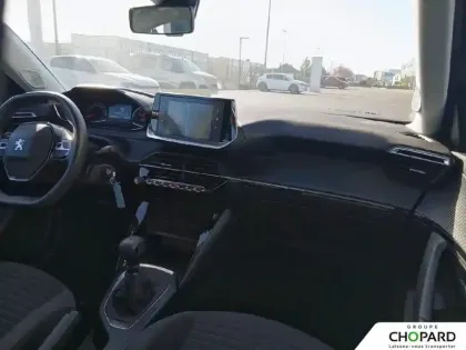 Photo 12 Peugeot 2008  PureTech 130 S&S BVM6