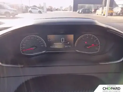 Photo 16 Peugeot 2008  PureTech 130 S&S BVM6