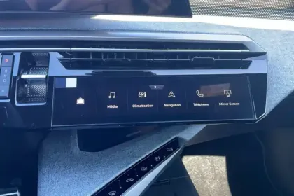 Photo 14 Peugeot 3008  Plug-in Hybrid 195 e-DCS7