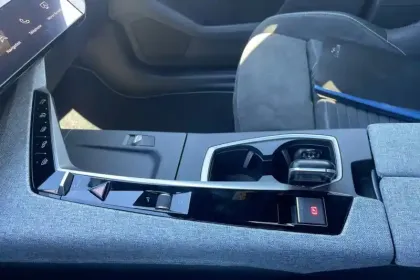 Photo 15 Peugeot 3008  Plug-in Hybrid 195 e-DCS7