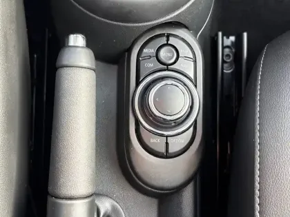 Photo 60 Mini Mini Hatch 3 Portes Cooper S 178 ch DKG7