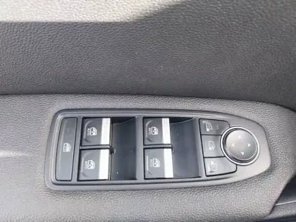 Photo 27 Renault Captur  mild hybrid 140