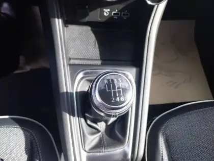 Photo 38 Renault Captur  mild hybrid 140