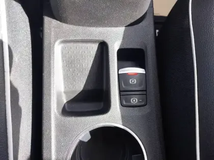 Photo 39 Renault Captur  mild hybrid 140