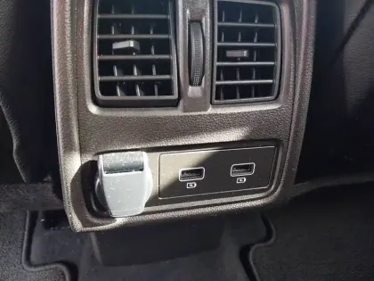 Photo 26 Renault Captur  mild hybrid 140