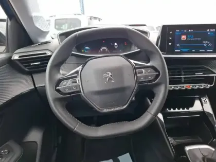 Photo 8 Peugeot 208  PureTech 100 S&S BVM6