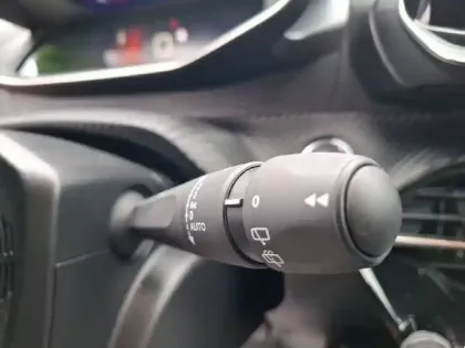 Photo 20 Peugeot 208  PureTech 100 S&S BVM6