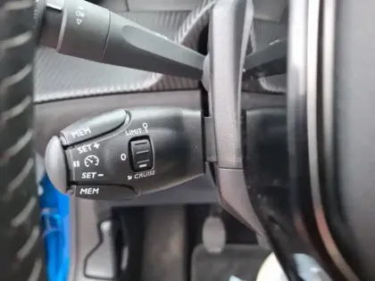 Photo 19 Peugeot 208  PureTech 100 S&S BVM6