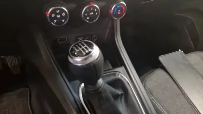 Photo 69 Renault Captur  TCe 100 GPL - 21