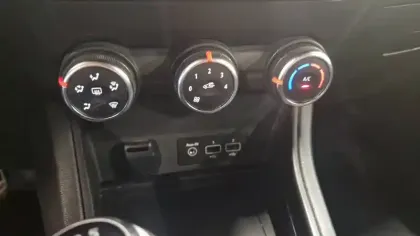 Photo 43 Renault Captur  TCe 100 GPL - 21