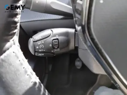 Photo 14 Peugeot 208  PureTech 75 S&S BVM5