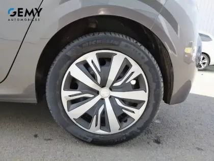 Photo 10 Peugeot 208  PureTech 75 S&S BVM5