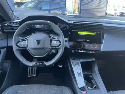 Photo 6 Peugeot 308  SW Hybrid 145 e-DCS6