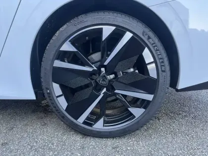 Photo 43 Peugeot 308  SW Hybrid 145 e-DCS6