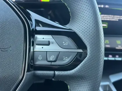 Photo 49 Peugeot 308  SW Hybrid 145 e-DCS6