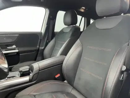 Photo 78 Mercedes GLA  250 e 8G-DCT