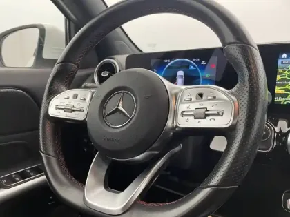Photo 87 Mercedes GLA  250 e 8G-DCT
