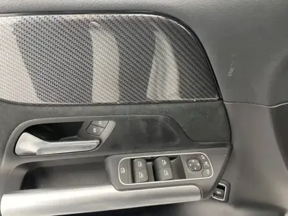 Photo 90 Mercedes GLA  250 e 8G-DCT