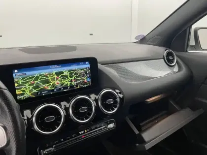 Photo 88 Mercedes GLA  250 e 8G-DCT