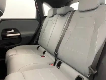 Photo 83 Mercedes Classe B  180 7G-DCT