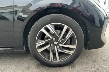 Photo 28 Peugeot 208  PureTech 100 S&S BVM6