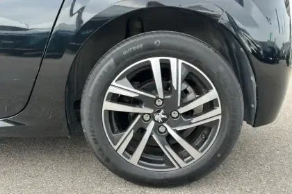 Photo 26 Peugeot 208  PureTech 100 S&S BVM6