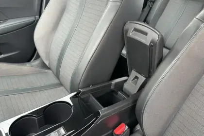 Photo 24 Peugeot 208  PureTech 100 S&S BVM6