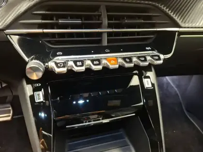 Photo 22 Peugeot 208  Hybrid 110 e-DCS6