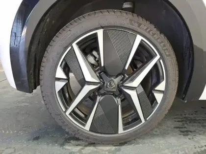 Photo 33 Peugeot 208  Hybrid 110 e-DCS6