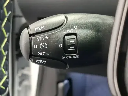 Photo 97 Peugeot 208  Hybrid 110 e-DCS6