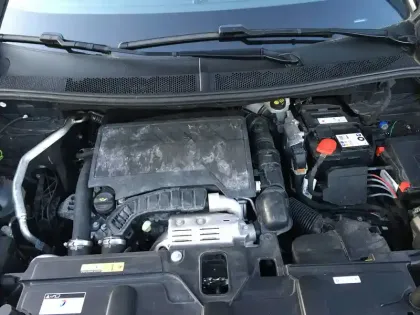 Photo 20 Peugeot 3008  PureTech 130ch S&S EAT8