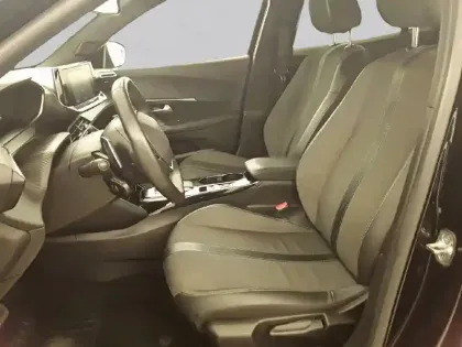 Photo 10 Peugeot 2008 Gén. II Ph1 NG Allure 5