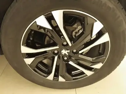 Photo 60 Peugeot 2008  BlueHDi 130 S&S EAT8