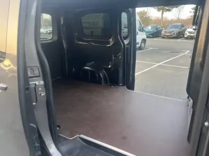 Photo 11 Peugeot Expert  FGN TOLE STANDARD BLUEHDI 180 S&S EAT8