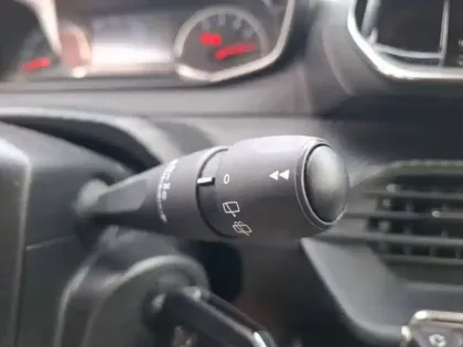 Photo 20 Peugeot 208  PureTech 75 S&S BVM5