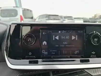 Photo 22 Peugeot 208  PureTech 75 S&S BVM5