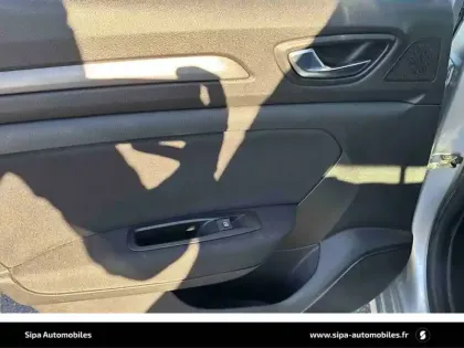 Photo 27 Renault Megane Mégane IV Berline Blue dCi 115