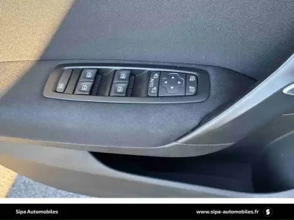 Photo 23 Renault Megane Mégane IV Berline Blue dCi 115