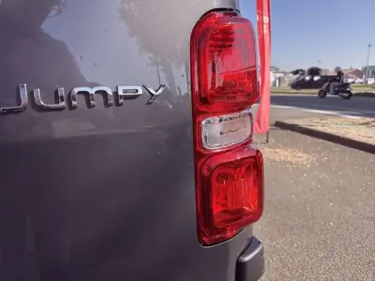 Photo 16 Citroën Jumpy  CA M DIESEL 180 CH AUTOMAT.