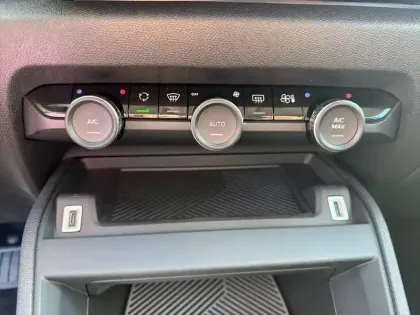 Photo 18 Citroën C4  Hybride 145 e-DCS6