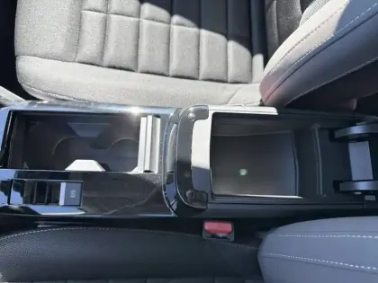 Photo 20 Citroën C4  Hybride 145 e-DCS6