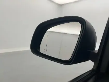 Photo 39 Renault Twingo Gén. III (C07) Ph2 Urban Night 5