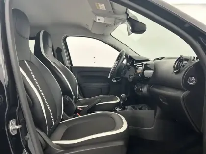 Photo 22 Renault Twingo Gén. III (C07) Ph2 Urban Night 5